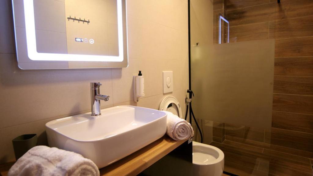 Koni'S Studio Apartments تيرانا المظهر الخارجي الصورة